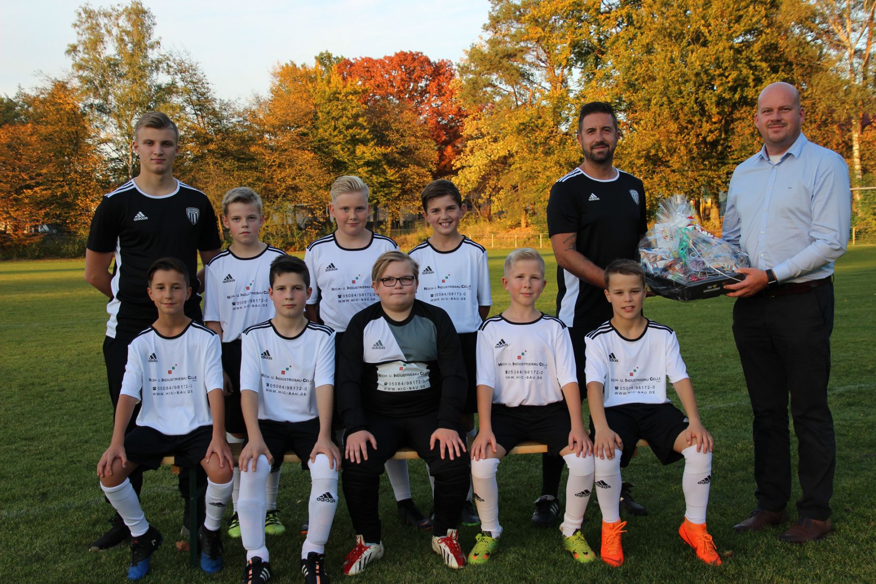 Trikotübergabe U 12